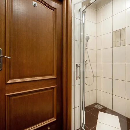 Stylowy Z Klimatyzacja I Parkingiem By Renters Вроцлав