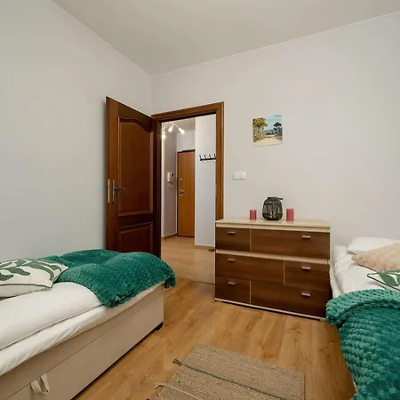 Stylowy Z Klimatyzacja I Parkingiem By Renters Апартаменти *