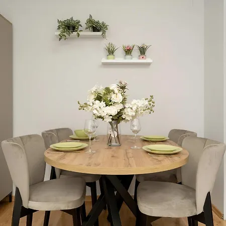 Stylowy Z Klimatyzacja I Parkingiem By Renters Апартаменти Вроцлав